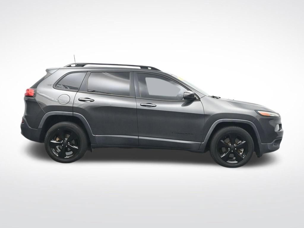 Used 2016 Jeep Cherokee Latitude FWD image 4
