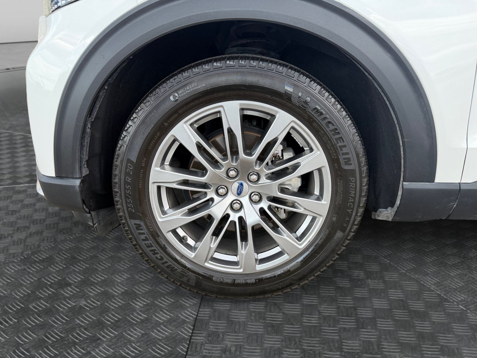 Used 2025 Ford Explorer Platinum RWD image 9