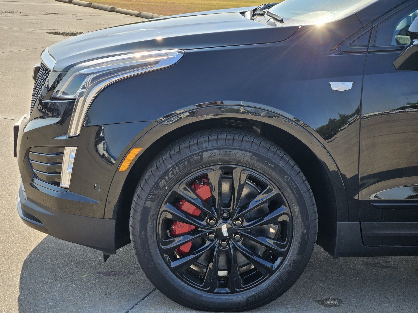 New 2026 Cadillac XT5 Sportv w/ LPO, Onyx Lite Package AWD/4WD image 6