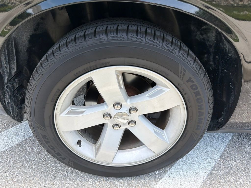 Used 2012 Dodge Challenger SXT RWD image 9