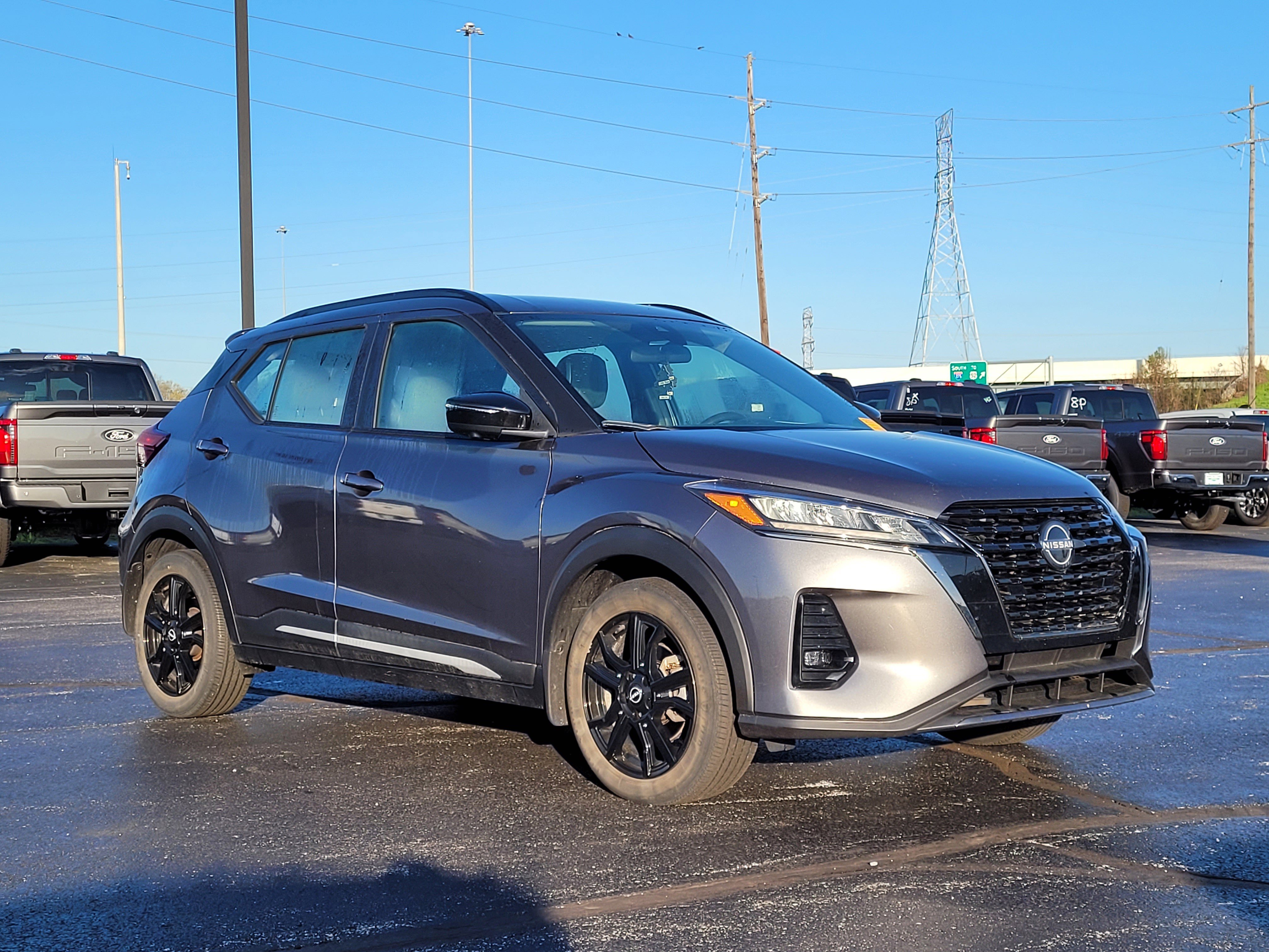 Used 2022 Nissan Kicks SR w/ Premium Package image 1