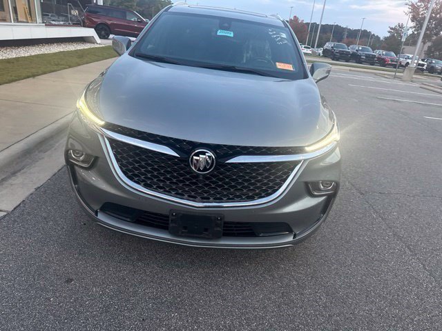 Used 2024 Buick Enclave Avenir AWD/4WD image 3