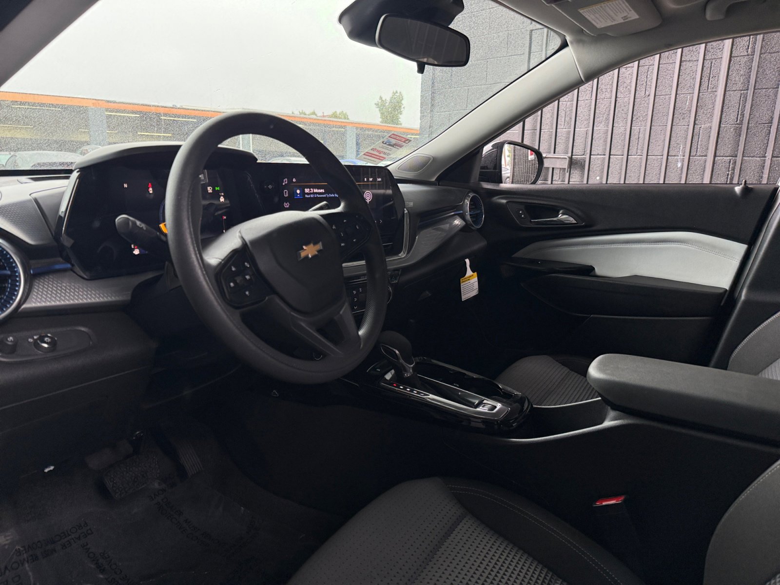 Used 2025 Chevrolet Trax LT image 13