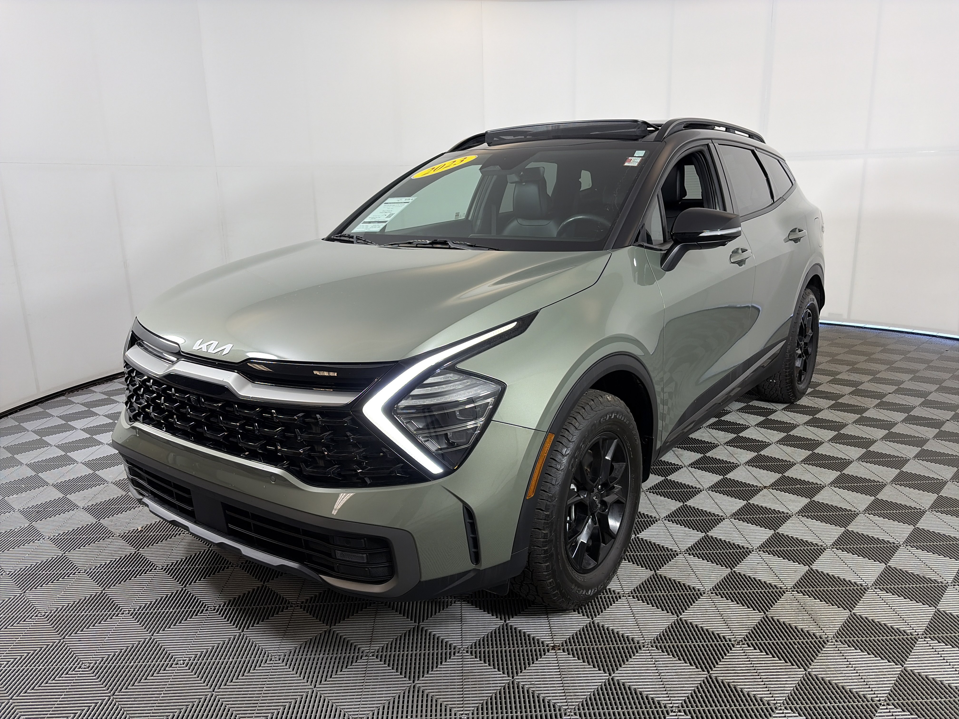 Certified 2023 Kia Sportage X-Pro Prestige AWD/4WD image 2