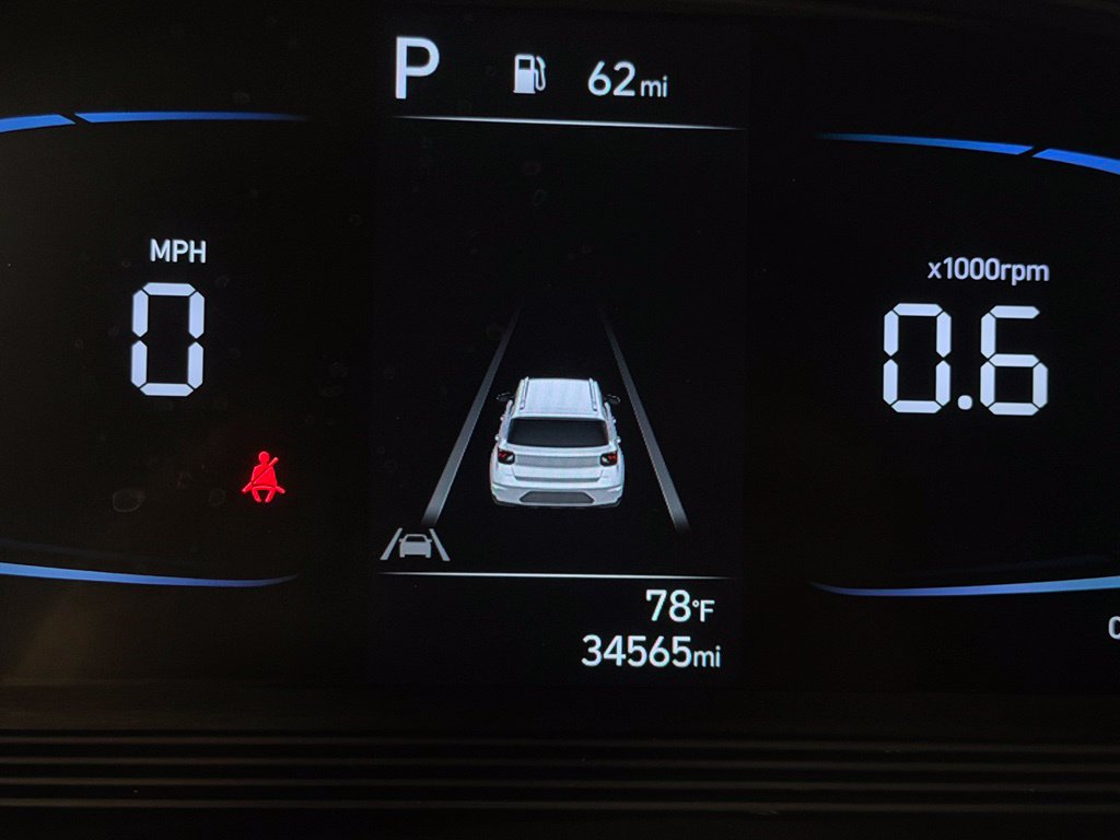 Used 2024 Hyundai Venue Limited FWD image 17