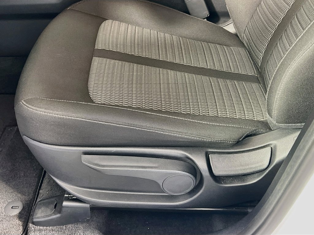 Certified 2025 Kia Sorento LX FWD image 20