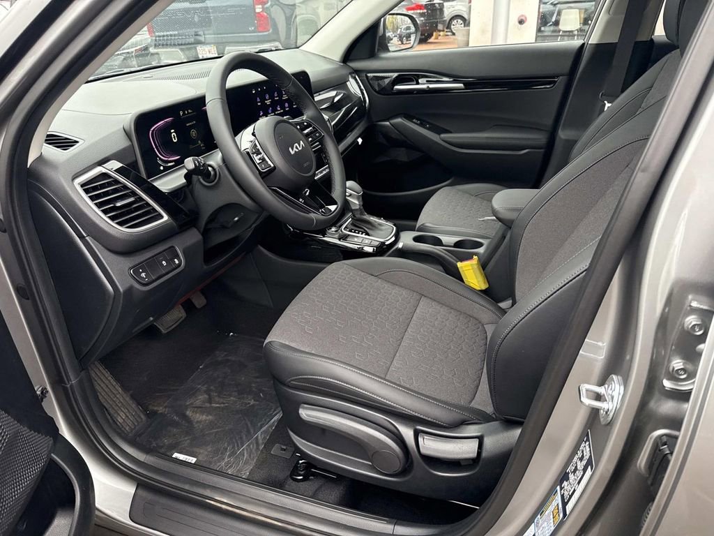 New 2026 Kia Seltos S AWD/4WD image 8