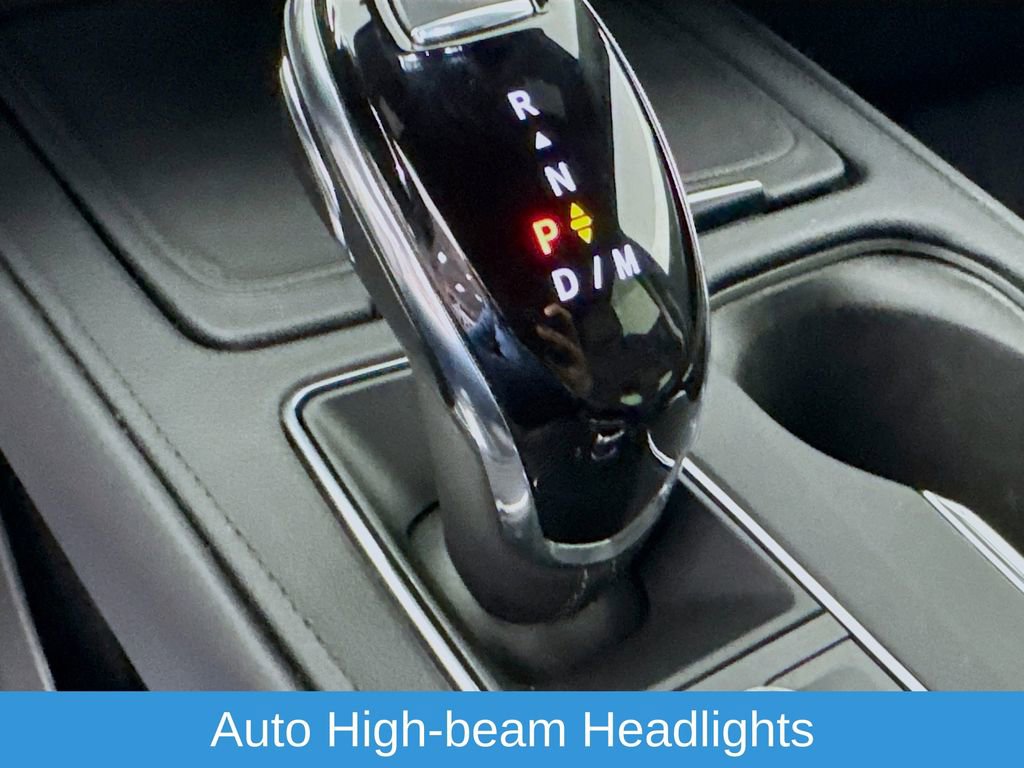 Used 2024 Cadillac XT4 Premium Luxury image 21