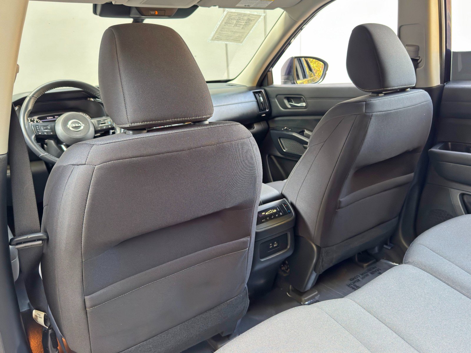 Used 2022 Nissan Pathfinder SV image 30