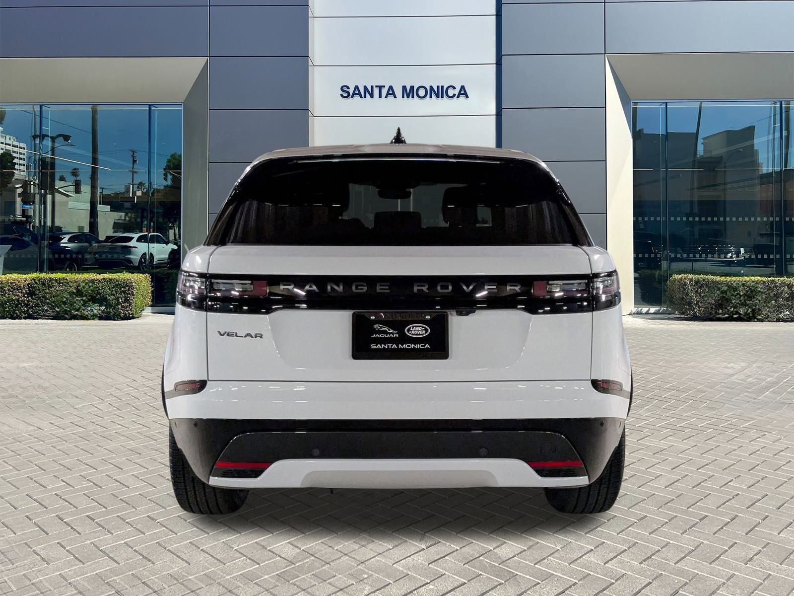 New 2026 Land Rover Range Rover Velar Dynamic SE image 8