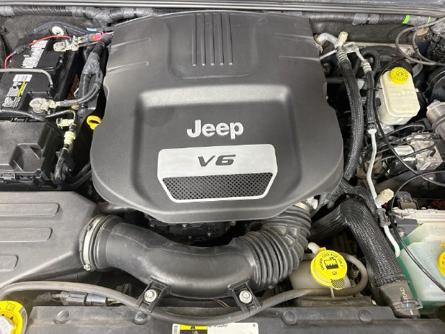 Used 2016 Jeep Wrangler Unlimited Sahara AWD/4WD image 38