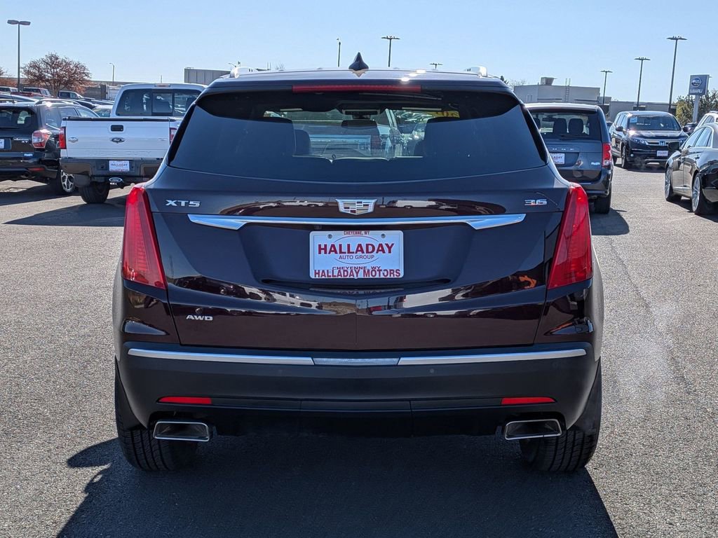 Used 2018 Cadillac XT5 Luxury w/ Driver Awareness Package AWD/4WD image 7