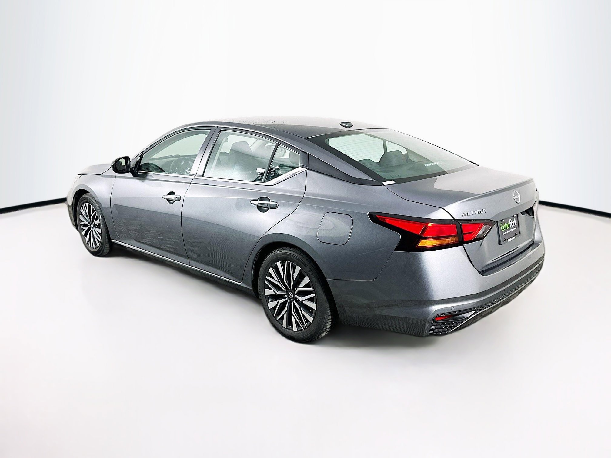 Used 2024 Nissan Altima 2.5 SV image 5