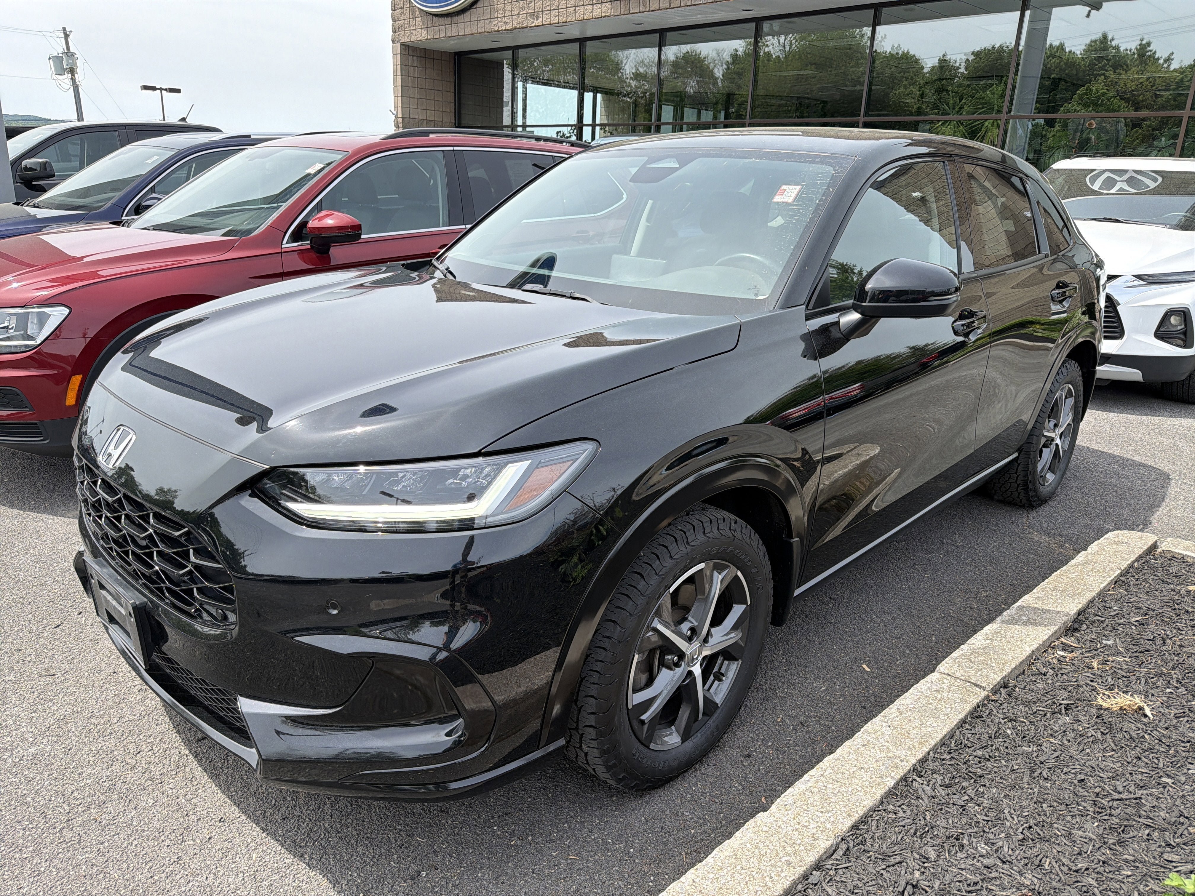 Used 2023 Honda HR-V EX-L image 4