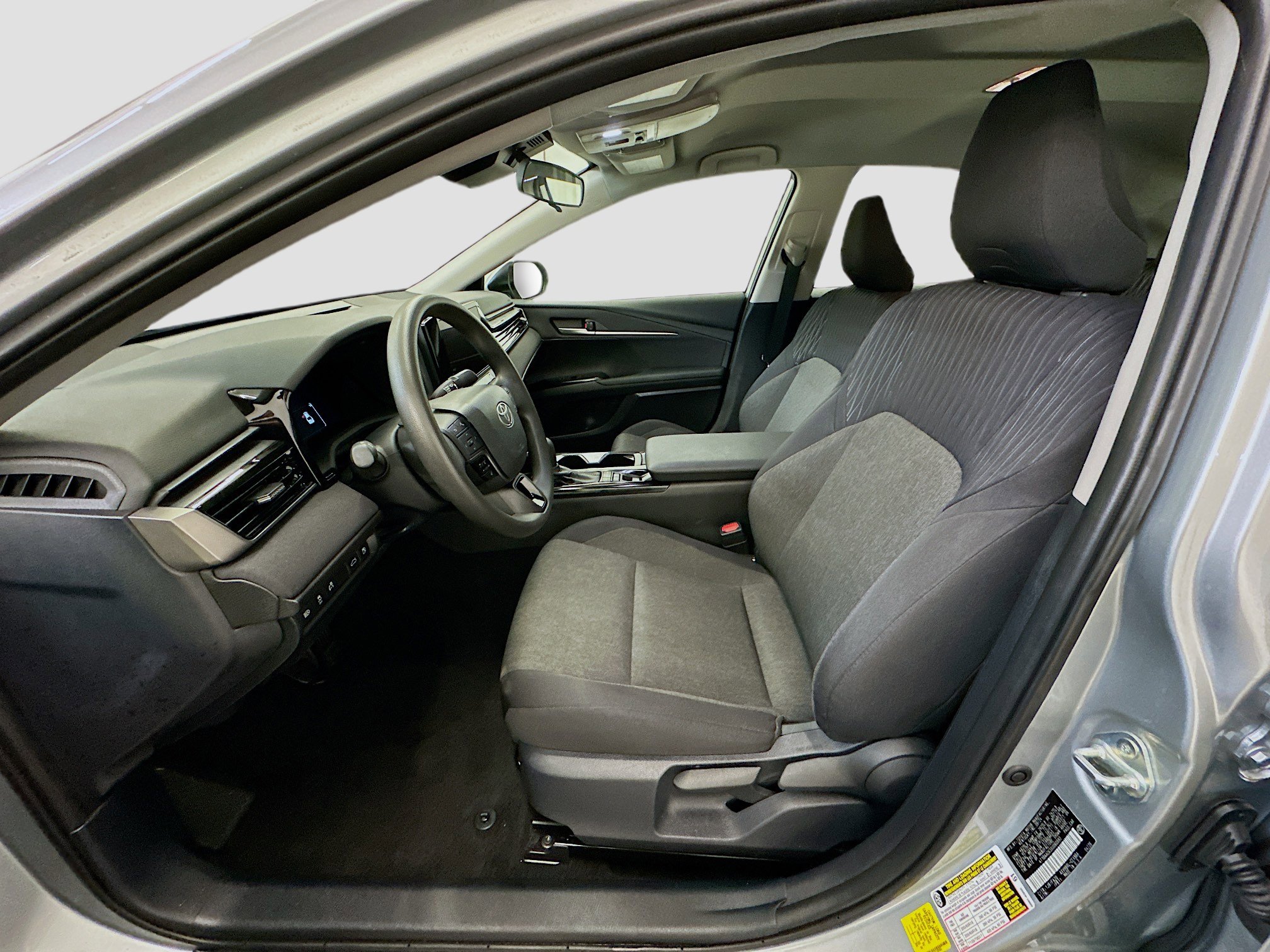 Used 2025 Toyota Camry LE image 13