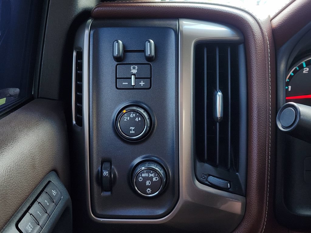Used 2016 Chevrolet Silverado 2500 High Country w/ Duramax Plus Package AWD/4WD image 35