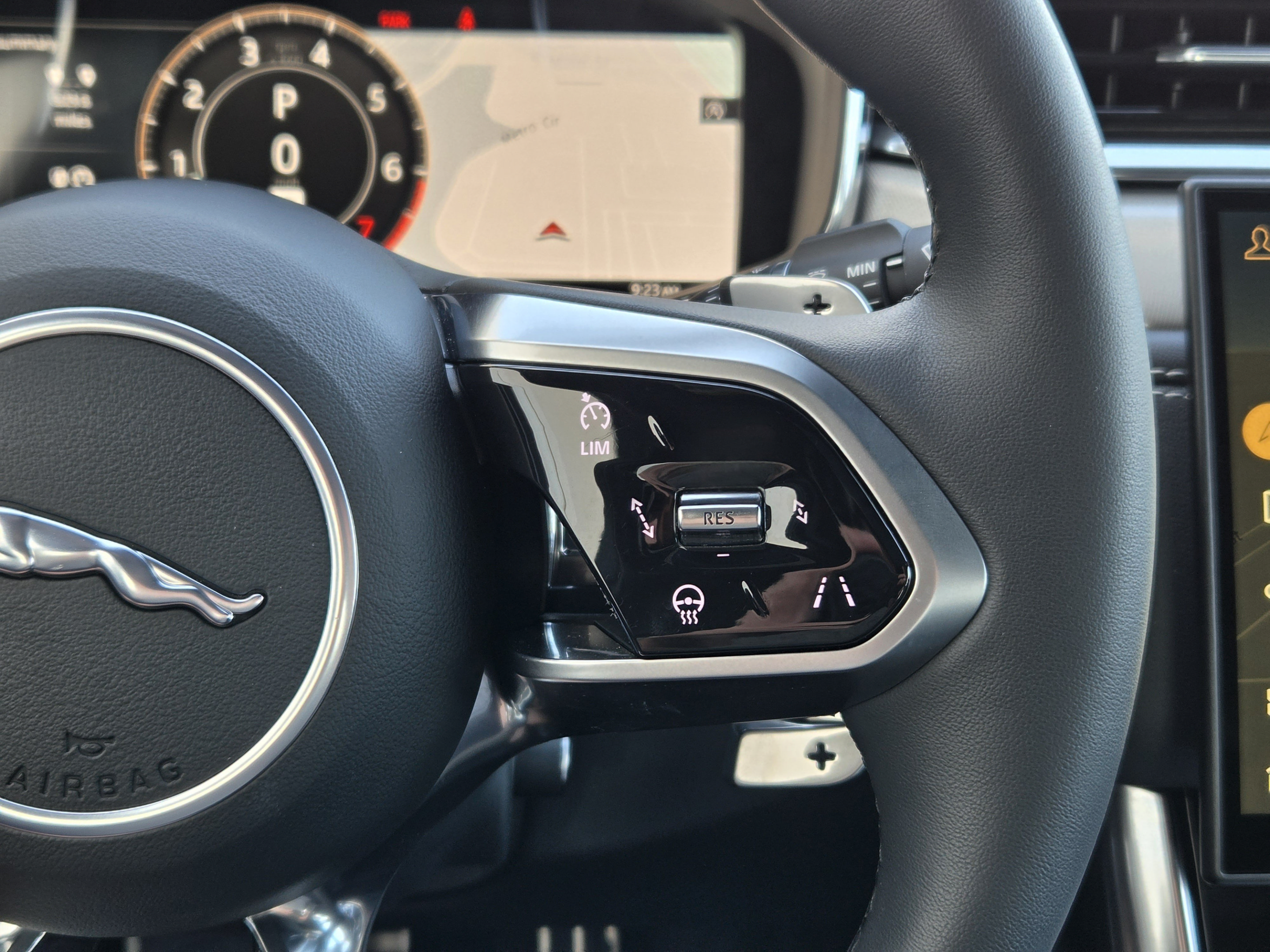 Certified 2024 Jaguar XF R-Dynamic SE AWD/4WD image 27