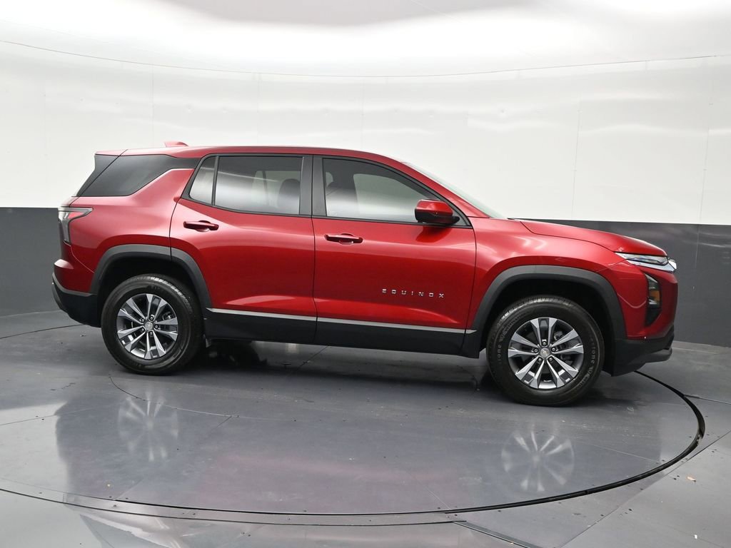 Used 2026 Chevrolet Equinox LT FWD image 7