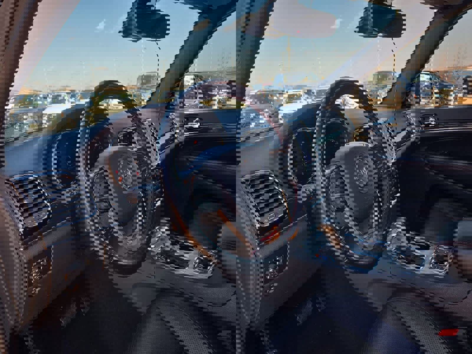 Used 2020 Jeep Grand Cherokee Trailhawk w/ Trailhawk Luxury Group image 2