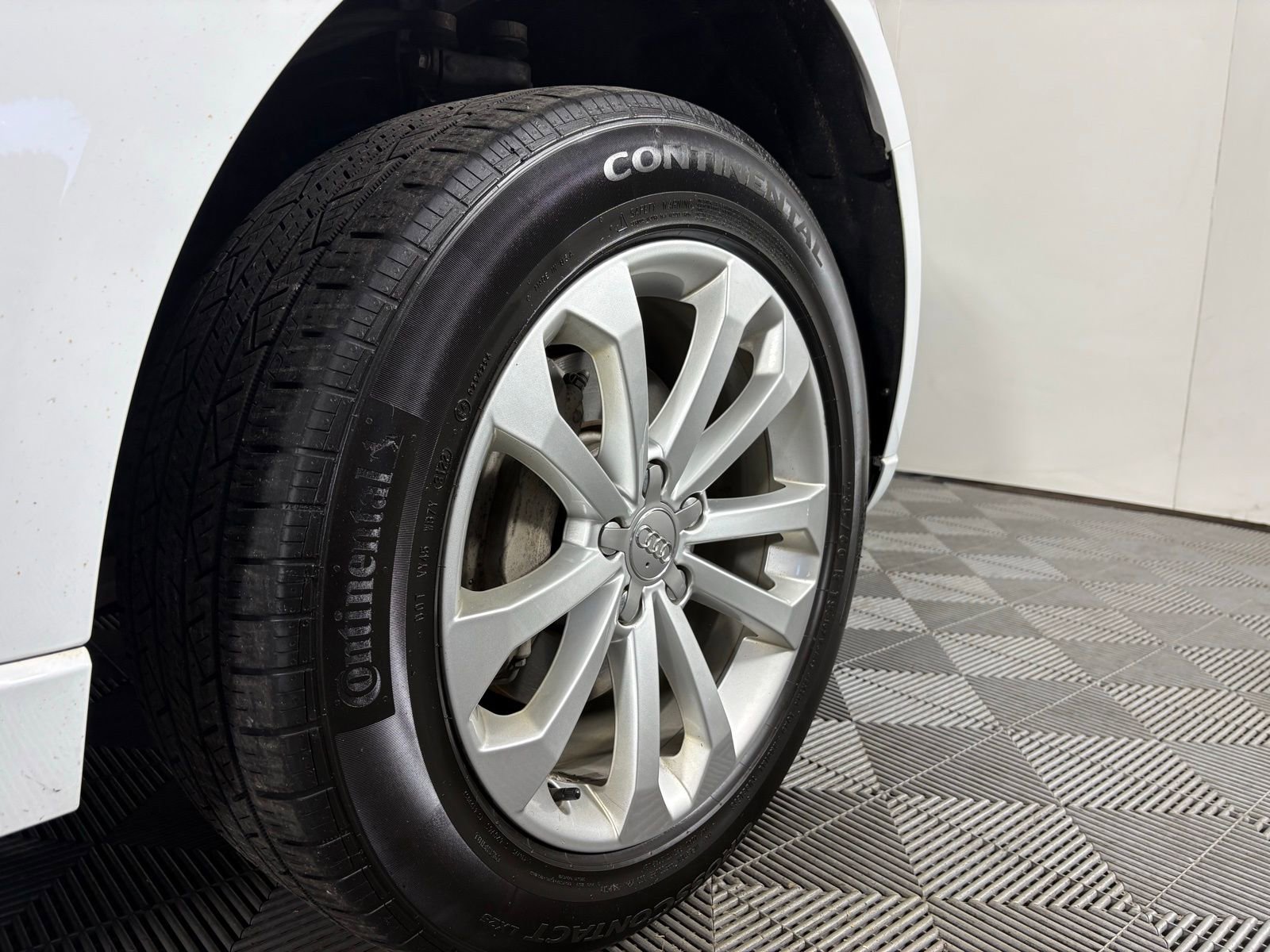 Used 2015 Audi Q5 2.0T Premium Plus w/ Technology Package image 9