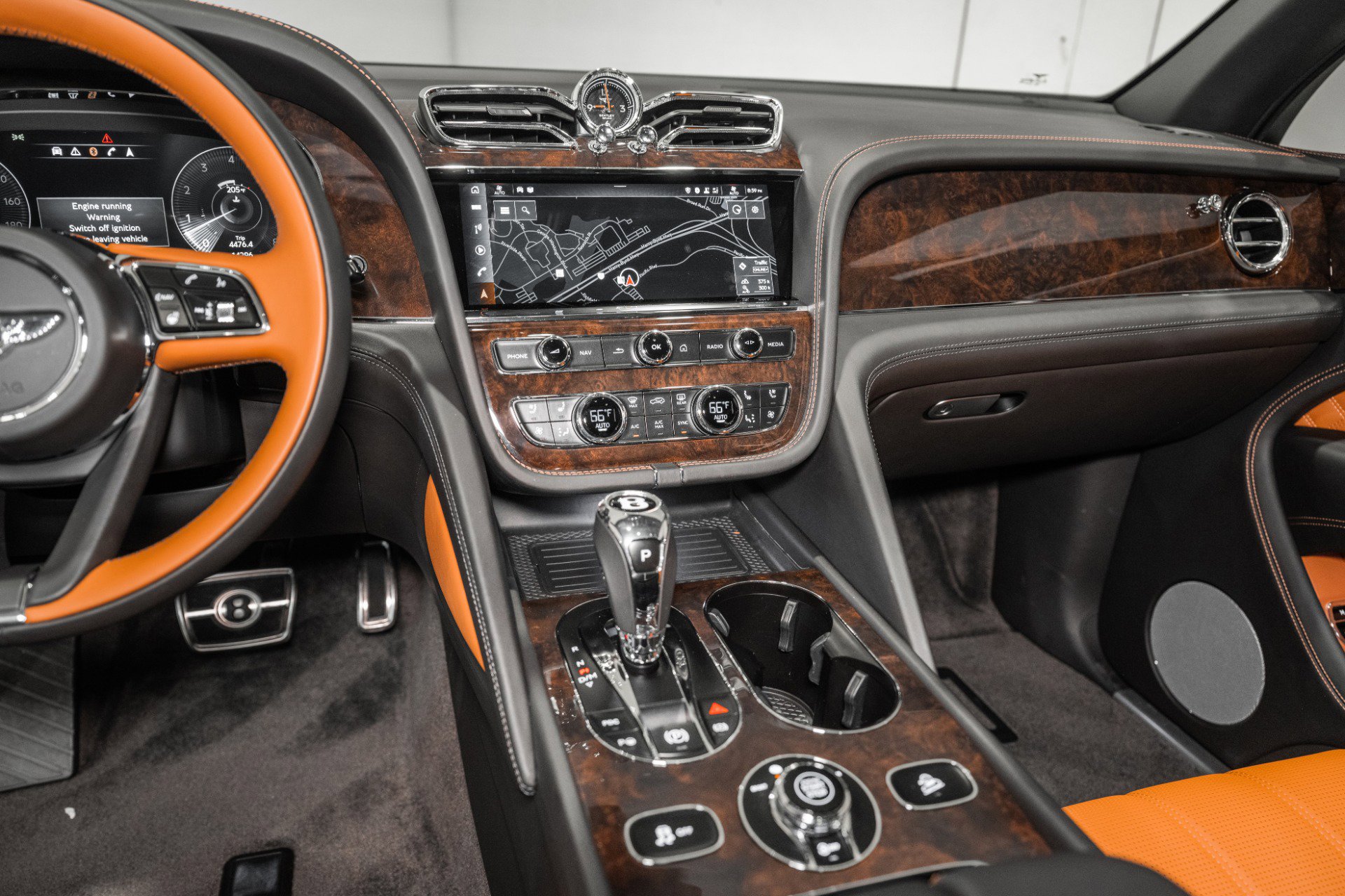 Used 2022 Bentley Bentayga image 32
