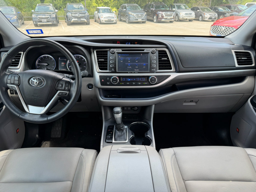 Used 2019 Toyota Highlander Limited FWD image 11