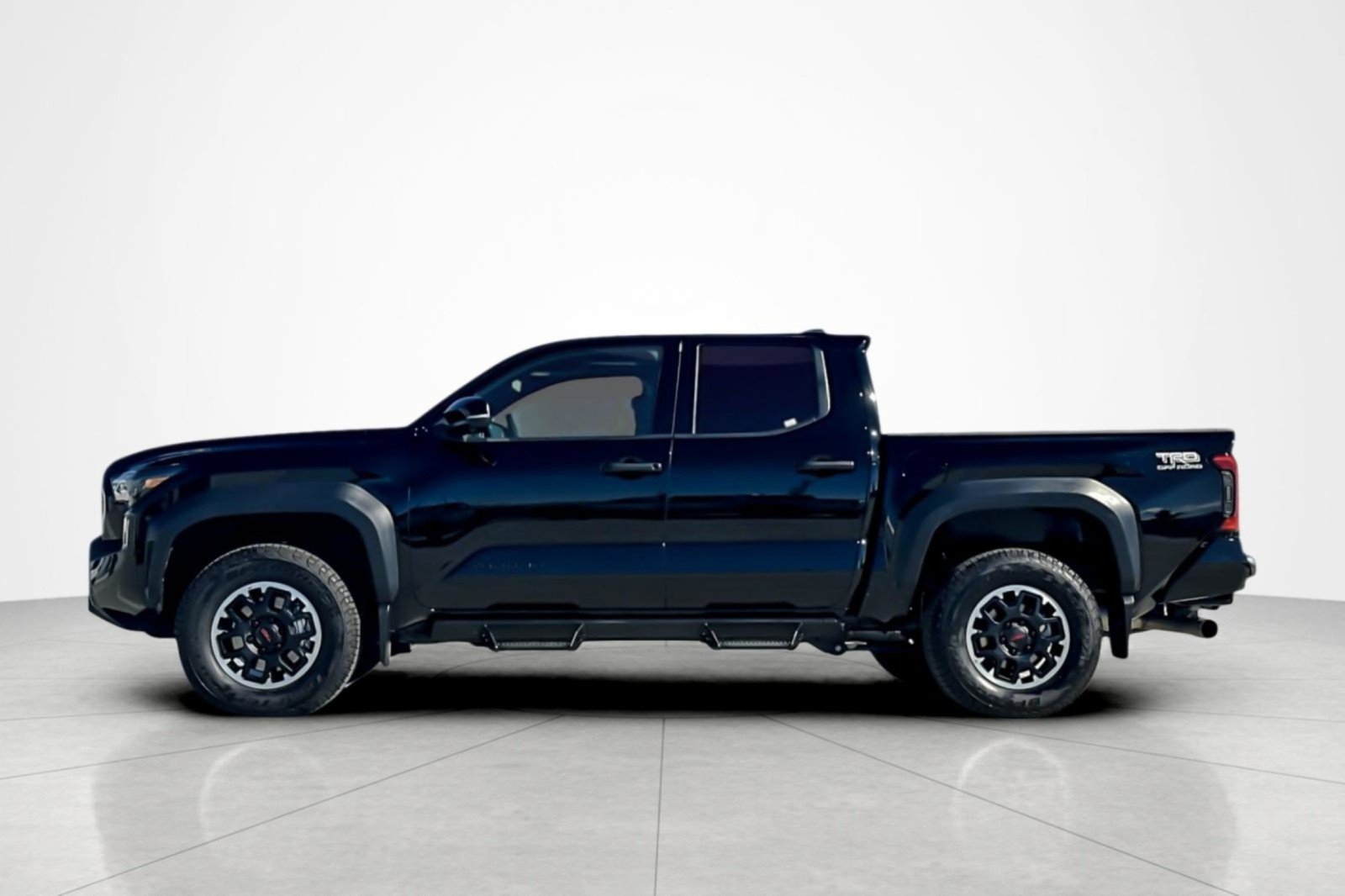Certified 2025 Toyota Tacoma TRD Off-Road w/ TRD Off Road Premium Package AWD/4WD image 2