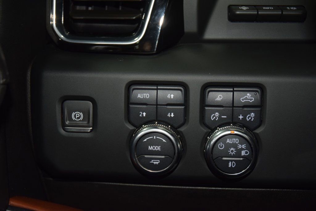 Used 2024 GMC Sierra 2500 Denali Ultimate image 39