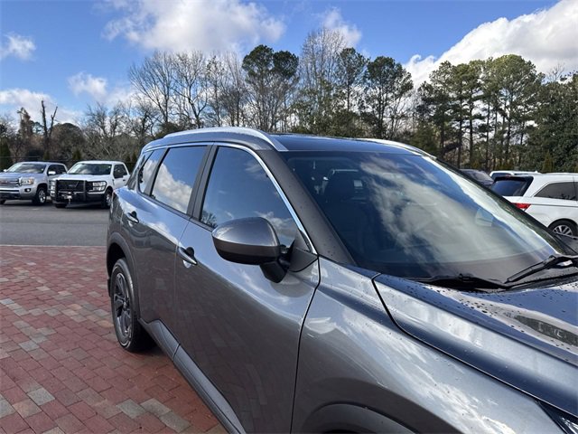 Used 2024 Nissan Rogue SV w/ SV Premium Package image 18