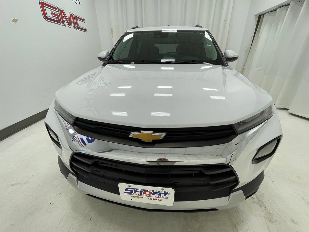 Used 2023 Chevrolet TrailBlazer LT FWD image 2