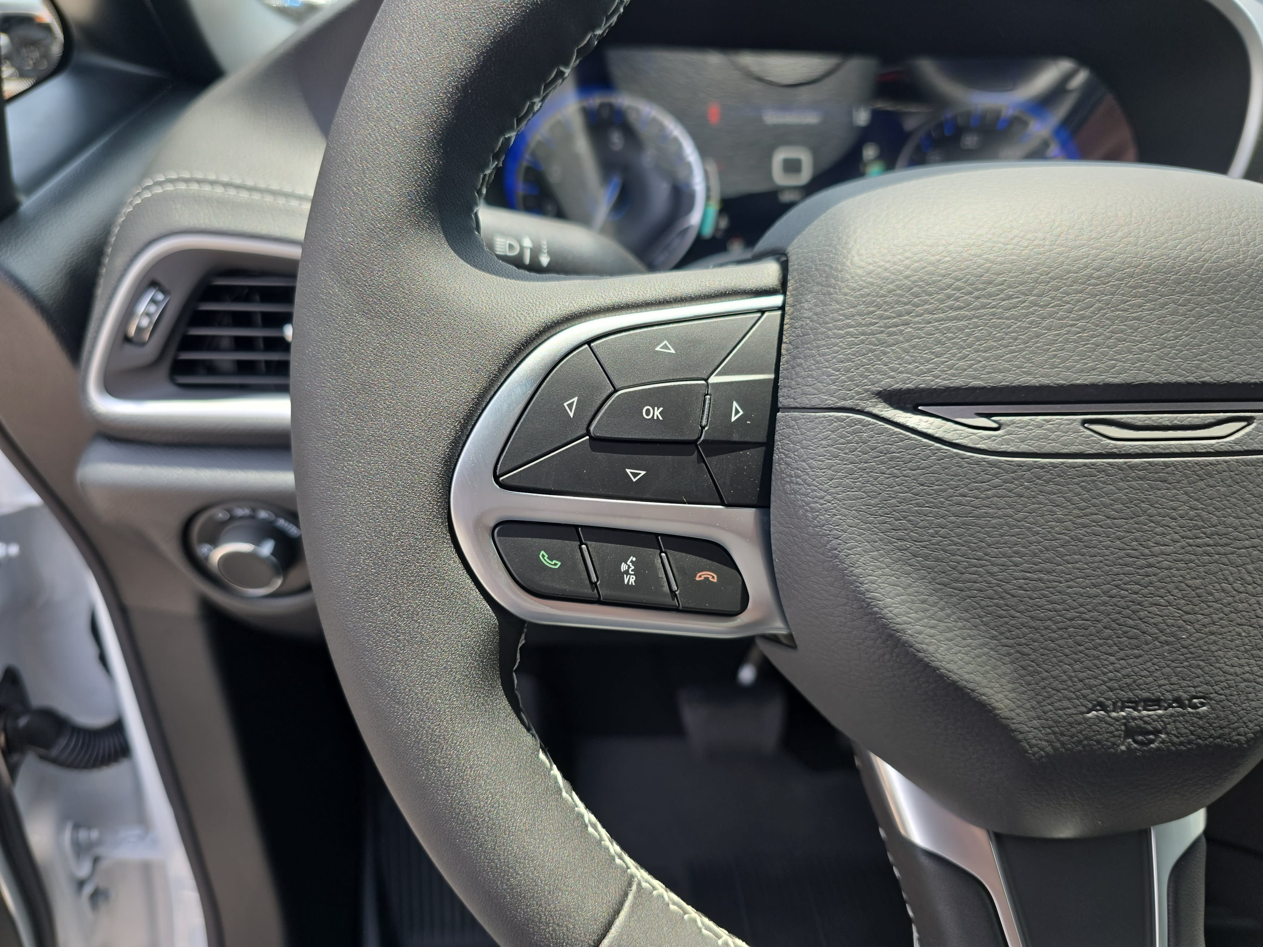 New 2027 Chrysler Pacifica Select AWD/4WD image 15