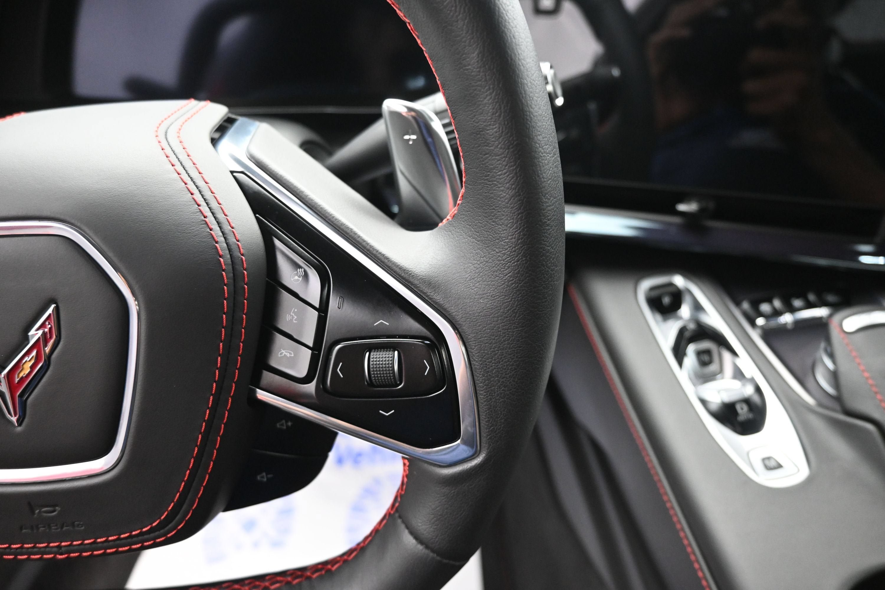 Used 2024 Chevrolet Corvette Stingray Premium Conv w/ Z51 Performance Package RWD image 16