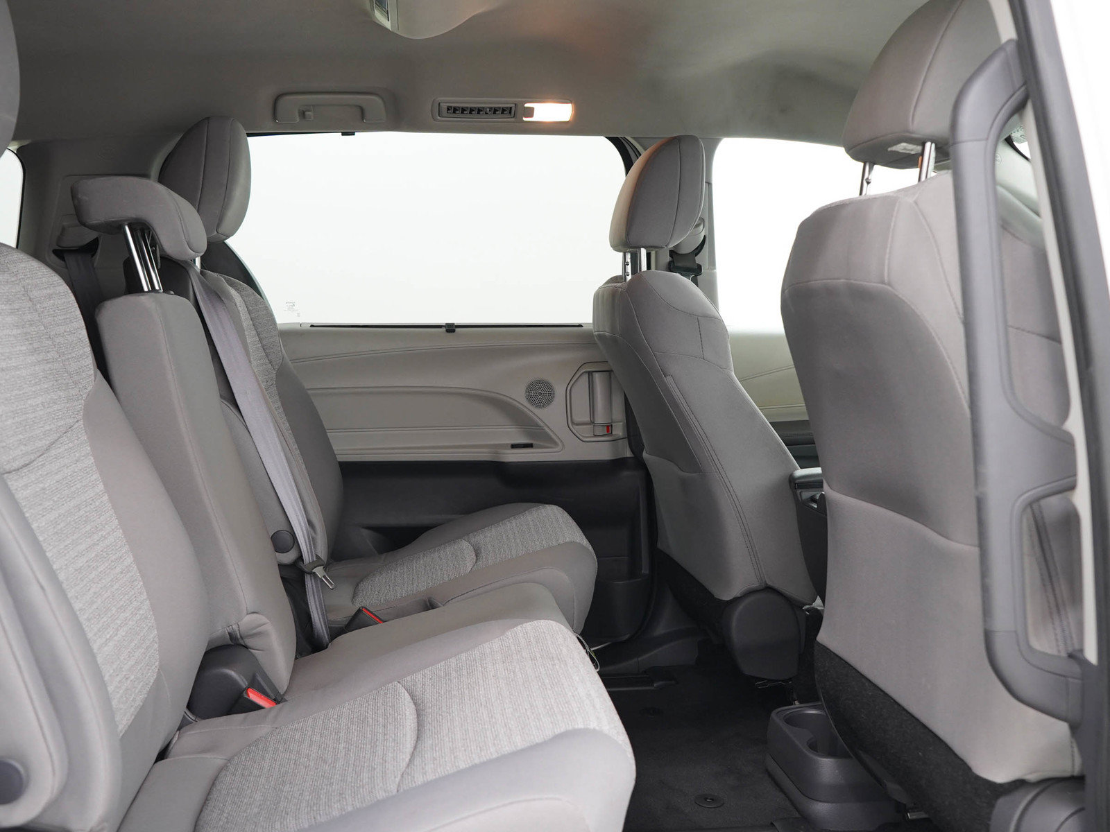 Used 2021 Toyota Sienna LE AWD/4WD image 13