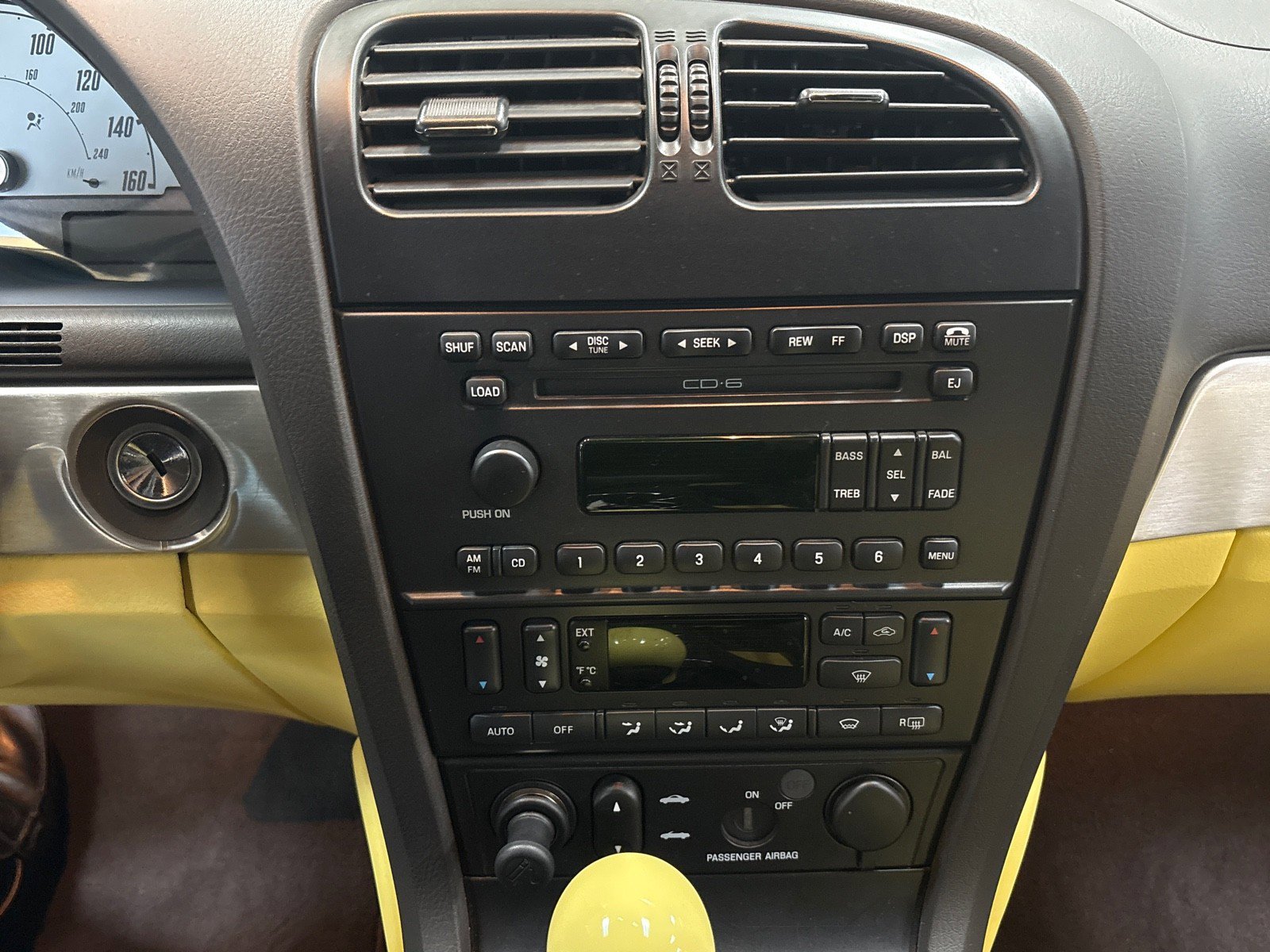 Used 2002 Ford Thunderbird image 15