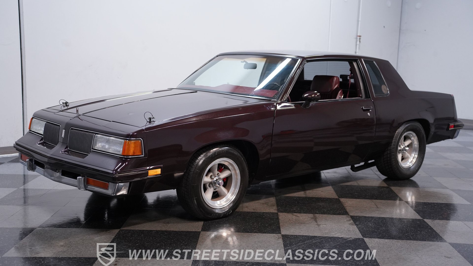 Used 1988 Oldsmobile Cutlass Supreme Classic Brougham RWD image 6