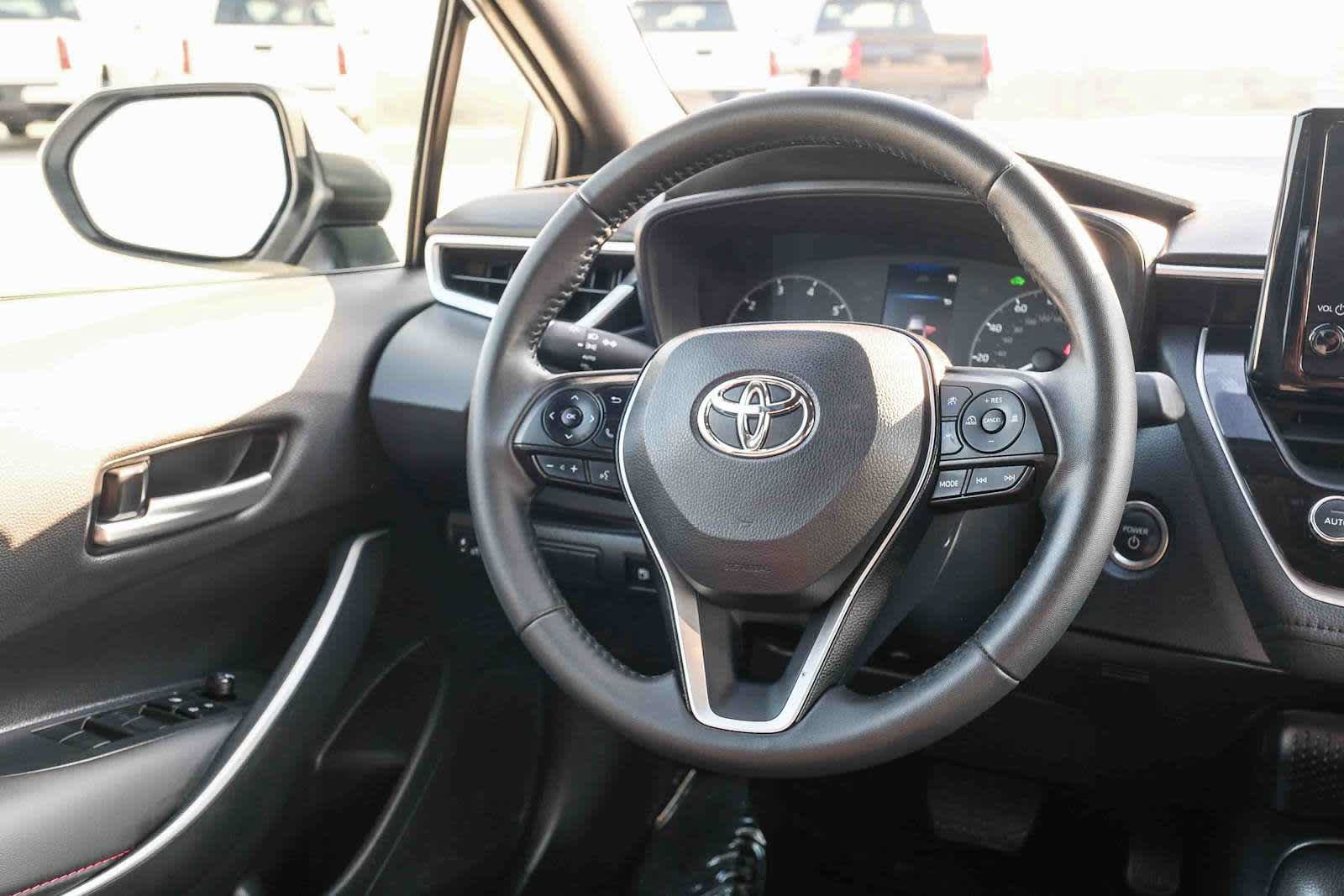 Used 2025 Toyota Corolla SE FWD image 17