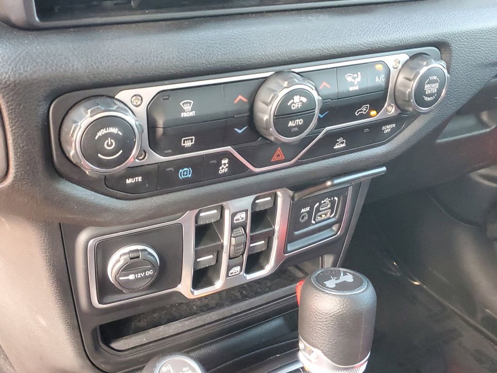 Used 2024 Jeep Wrangler Unlimited w/ LED Headlamp & Fog Lamp Group image 25