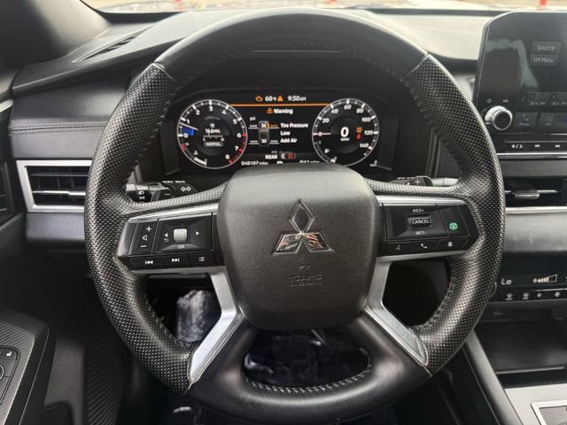 Used 2023 Mitsubishi Outlander SE image 12