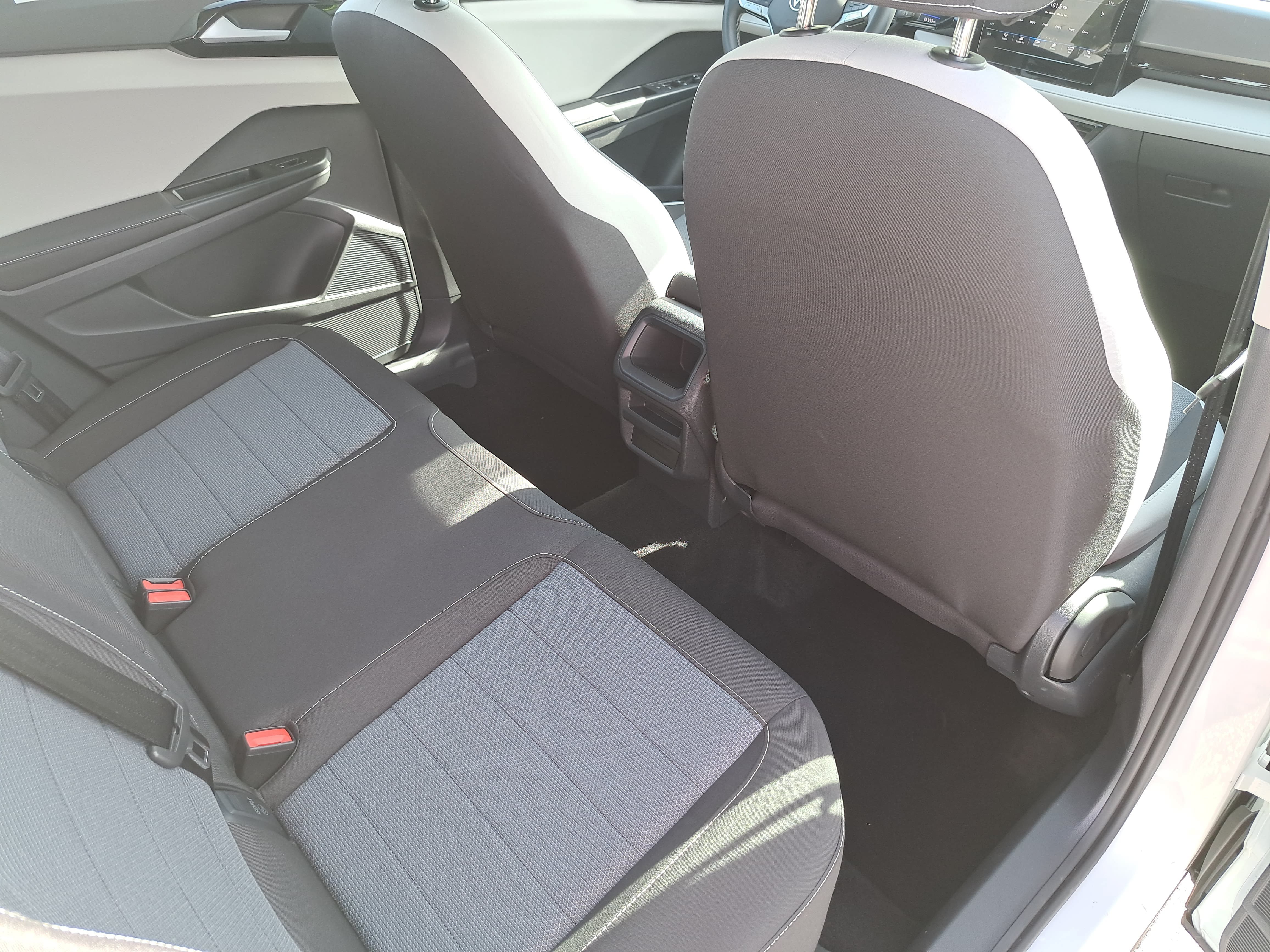 Used 2025 Volkswagen Taos S AWD/4WD image 11