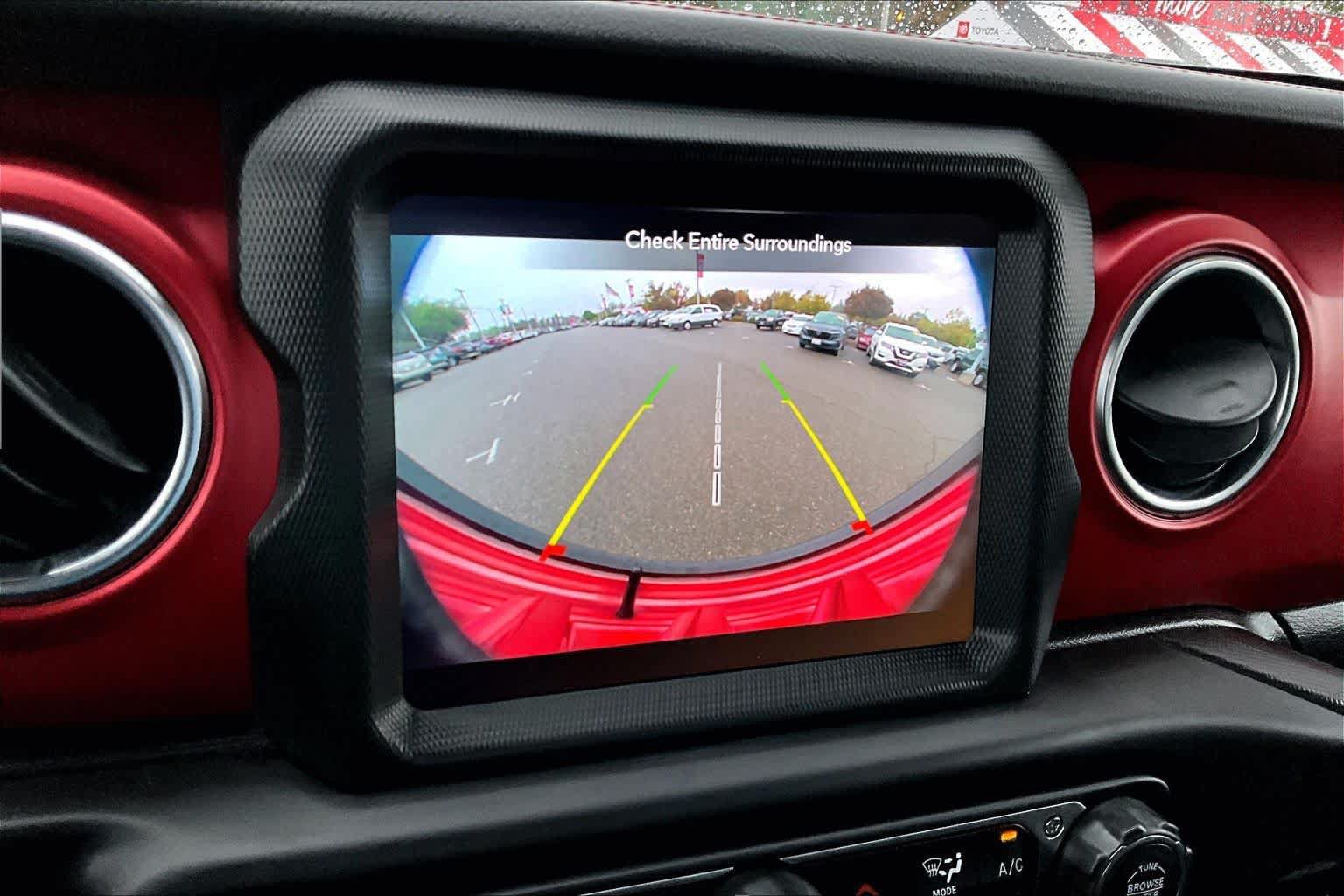 Used 2022 Jeep Wrangler Rubicon w/ Cold Weather Group AWD/4WD image 26