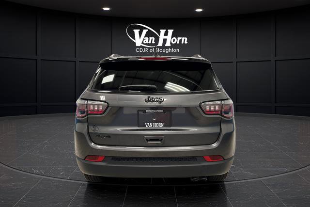 Used 2022 Jeep Compass Altitude w/ Sun and Sound Group AWD/4WD image 6