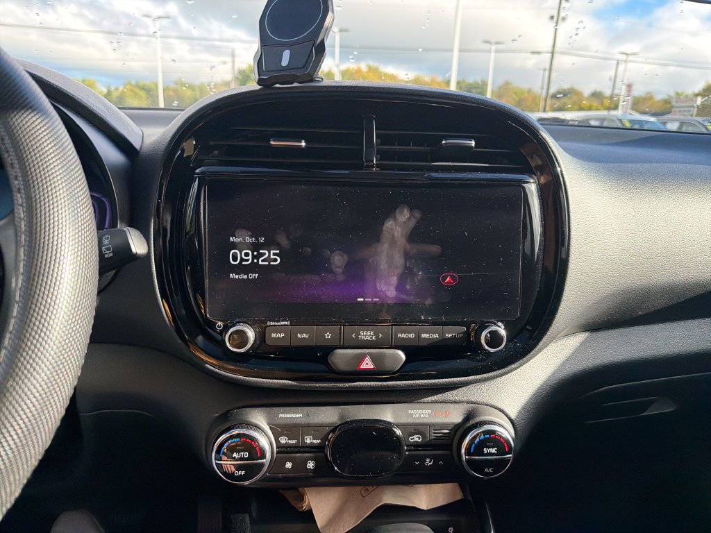 Used 2024 Kia Soul EX FWD image 12