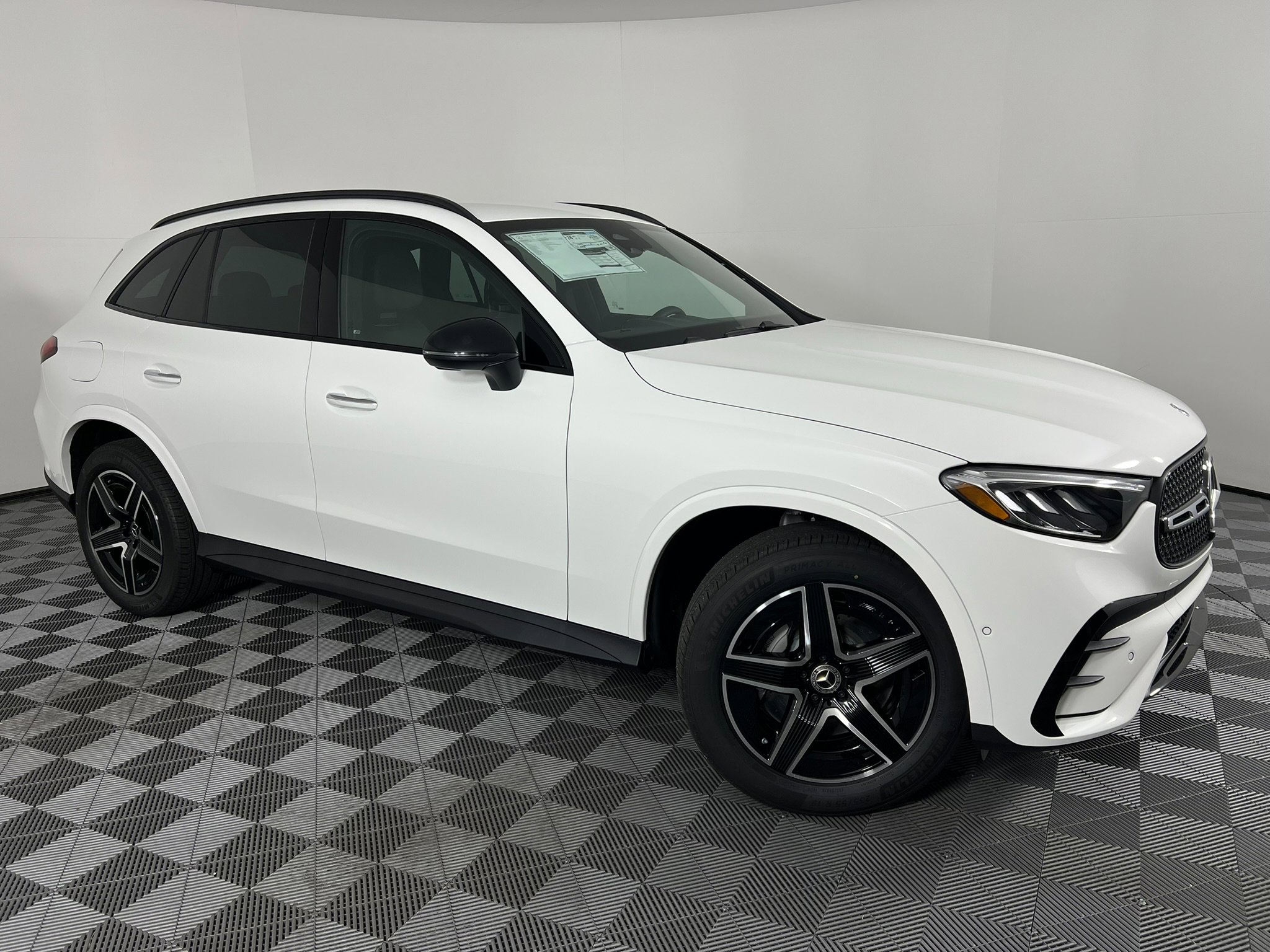 New 2026 Mercedes-Benz GLC 300 4MATIC image 2