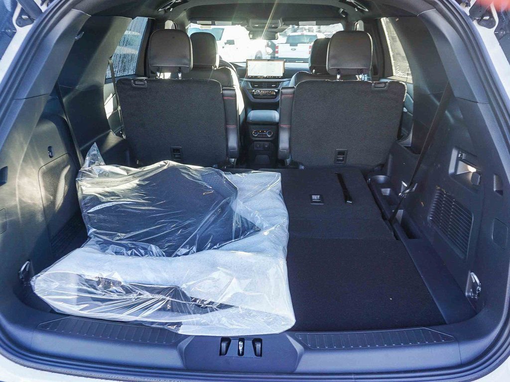 New 2026 Ford Explorer ST-Line w/ ST-Line Street Pack image 24