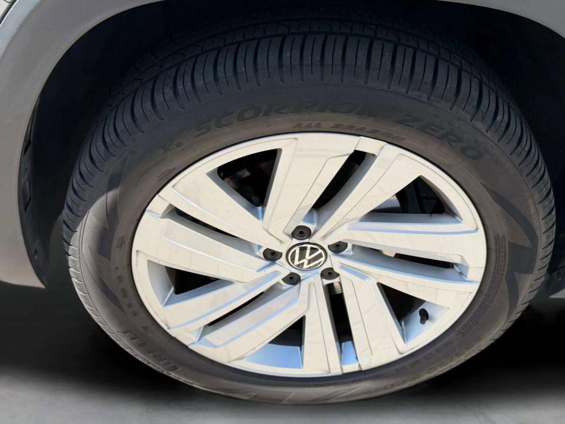 Used 2021 Volkswagen Atlas Cross Sport SE image 36