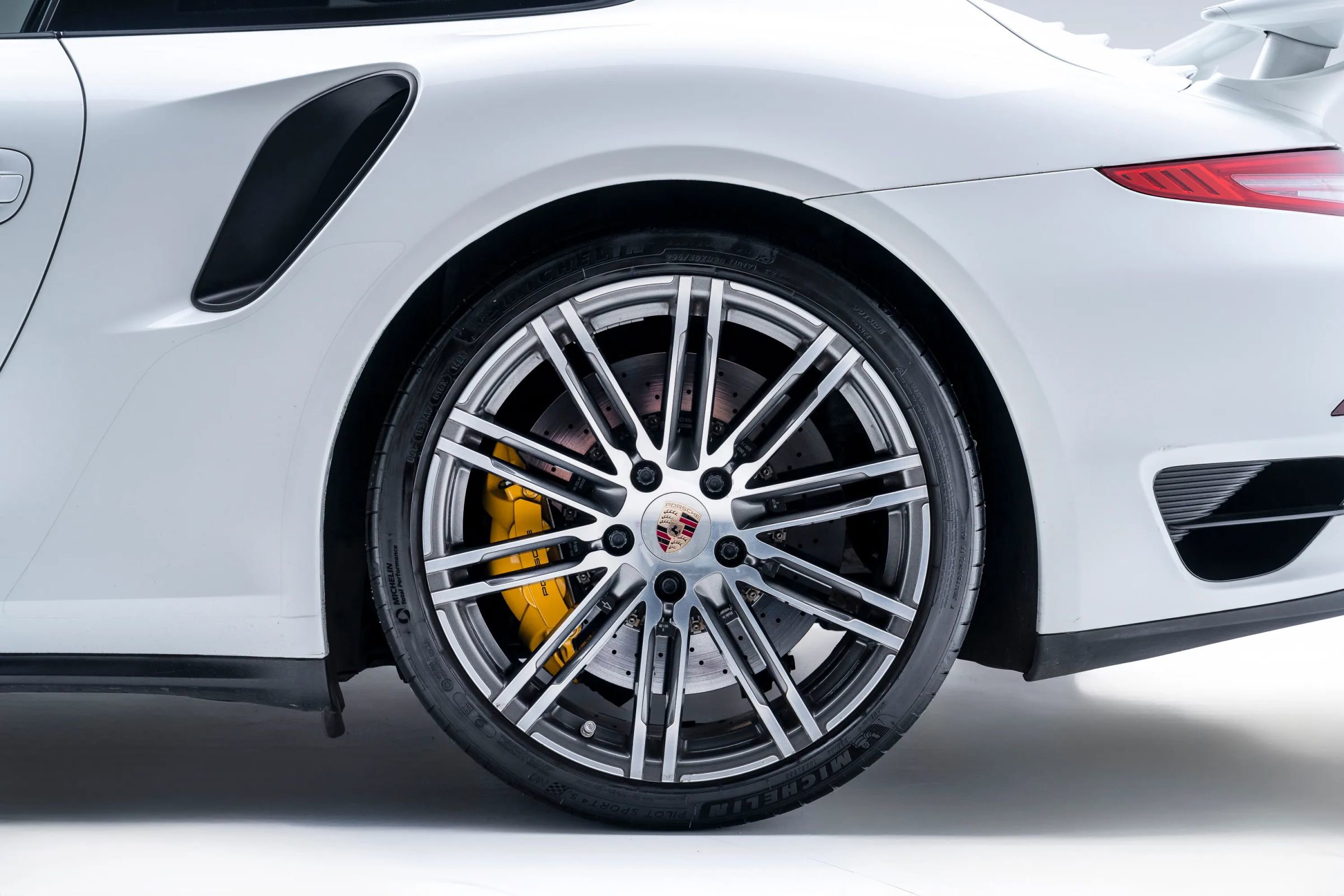 Used 2014 Porsche 911 Turbo S image 29