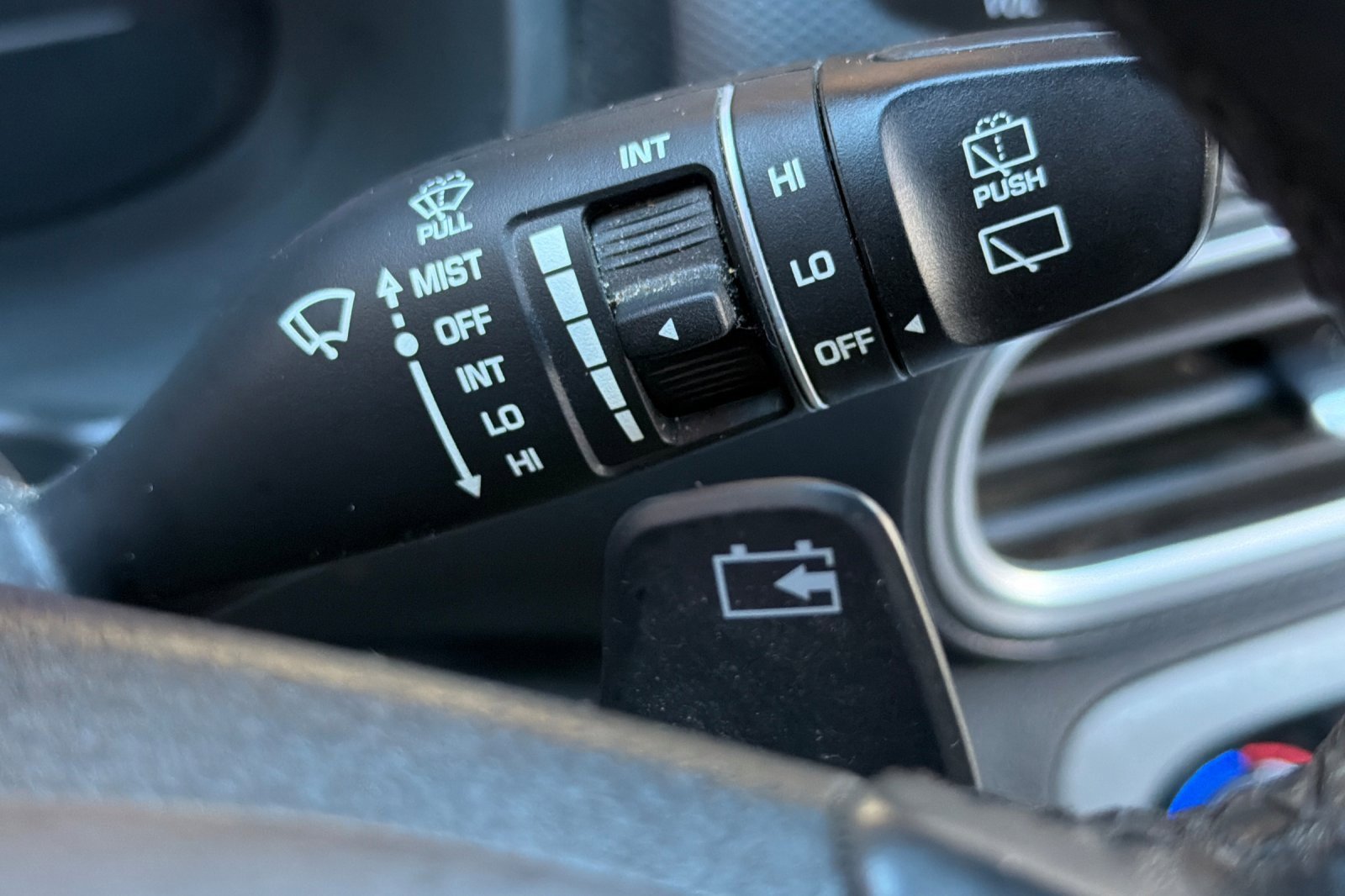 Used 2020 Hyundai Kona Limited image 34