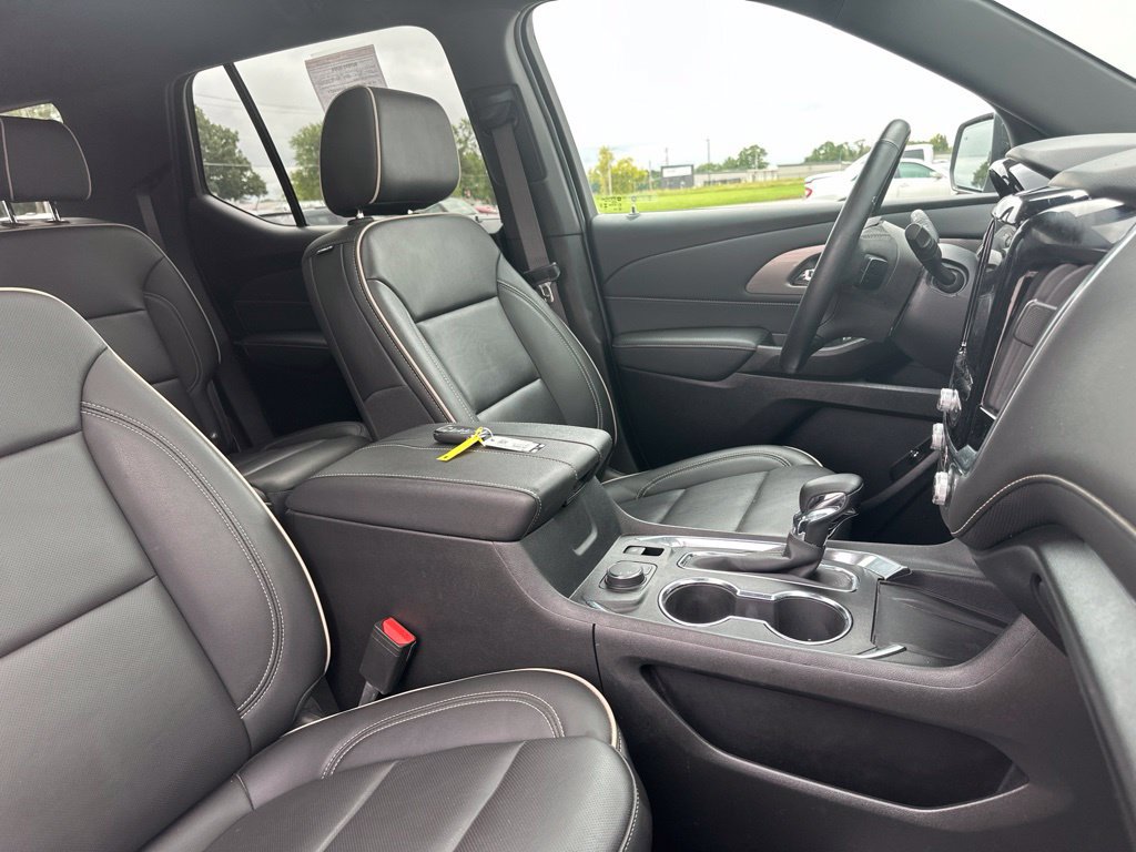 Used 2024 Chevrolet Traverse Premier w/ Redline Edition AWD/4WD image 36