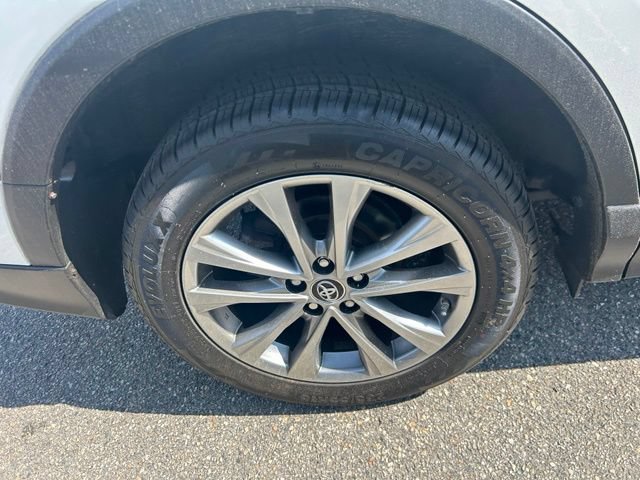 Used 2016 Toyota RAV4 Limited AWD/4WD image 4
