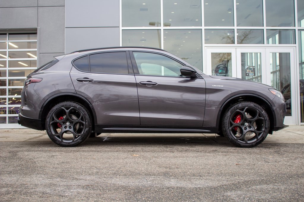 New 2025 Alfa Romeo Stelvio Sprint image 4